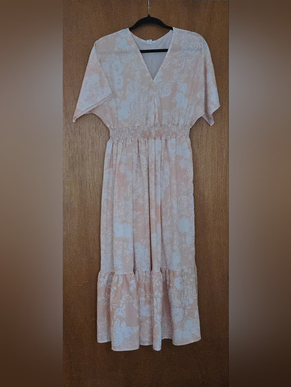 Peach/Blush Floral V-Neck Maxi Dress